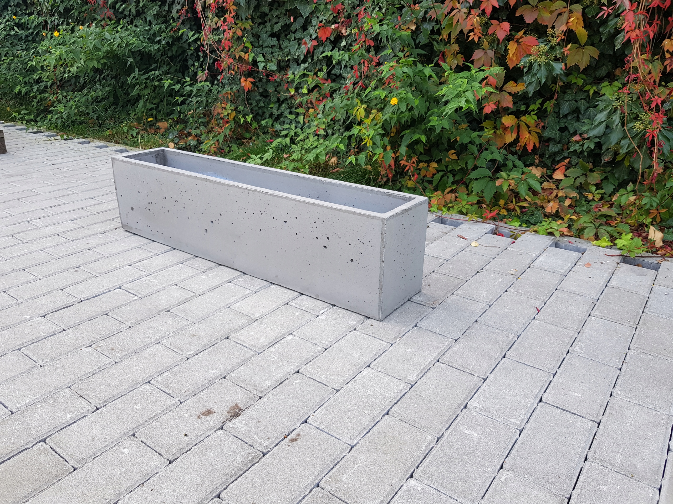 Betónový sivý kvetináč Ozdobeton 100 cm × 20 × 25 cm